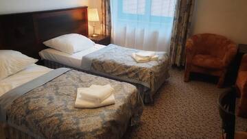 Фото номера Двухместный номер с 1 кроватью или 2 отдельными кроватями Отель Hotel Cyprus г. Ксионженице 3