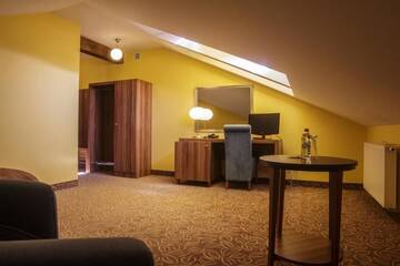 Фото номера Одноместный номер в мансарде Отель Hotel Cyprus г. Ксионженице 5